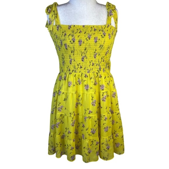 Gianni Bini Dresses & Skirts - Gianni Bini Size XL Dress Smocked Tiered Tie Shoulder Yellow Floral Demure Sweet